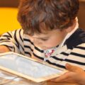 I bambini sono dipendenti dall'elettronica? Gli effetti potrebbero essere nocivi Figli 