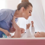 cambio-pannolino-neonato-150x150 Cambio pannolino al neonato: consigli utili per non sbagliare Cambio pannolino al neonato: consigli utili per non sbagliare Figli