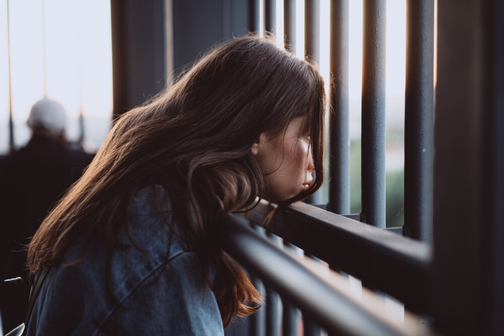 Paura di rimanere soli: cos’è l’ansia da solitudine? Psicologia 